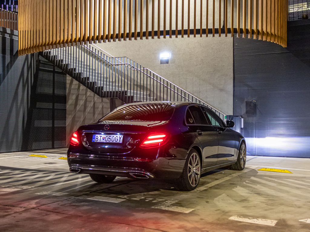 Mercedes-Benz E-Class Sedan - Back